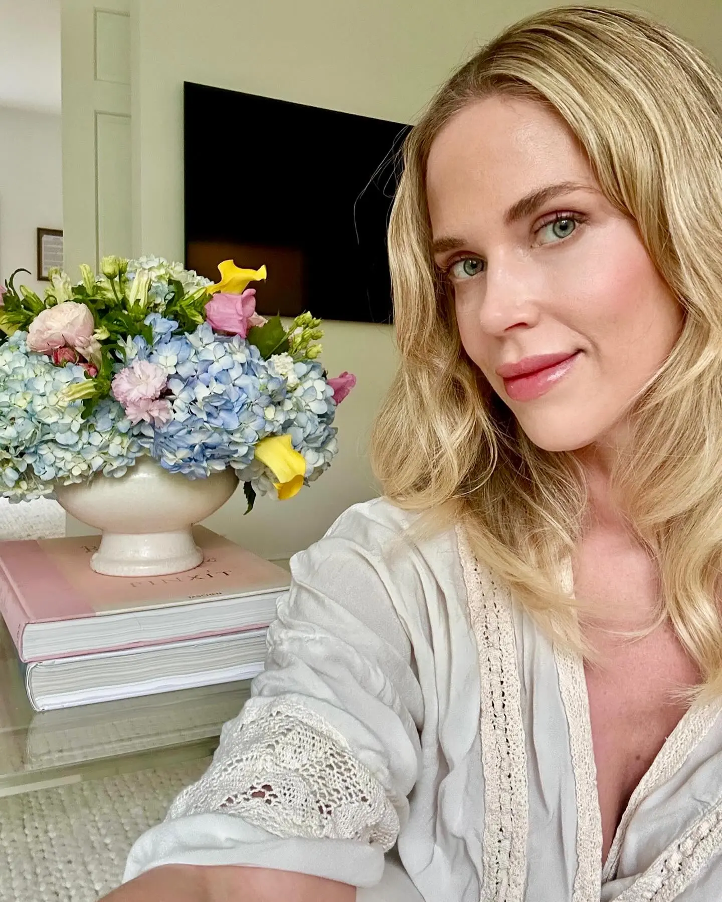 Byrdie Bell Flaunts Swan Lane Bouquet