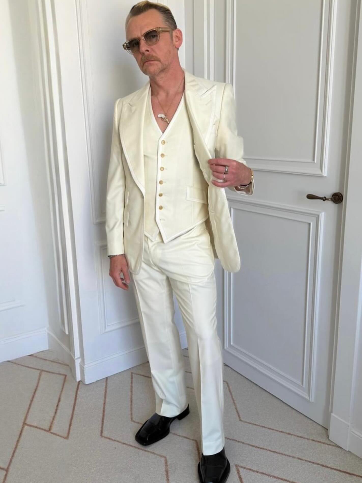 Cannes Mission Impossible Photo Call Simon Pegg exudes charm atop Cannes’ roof in a striking Mission Impossible photo call. -OK