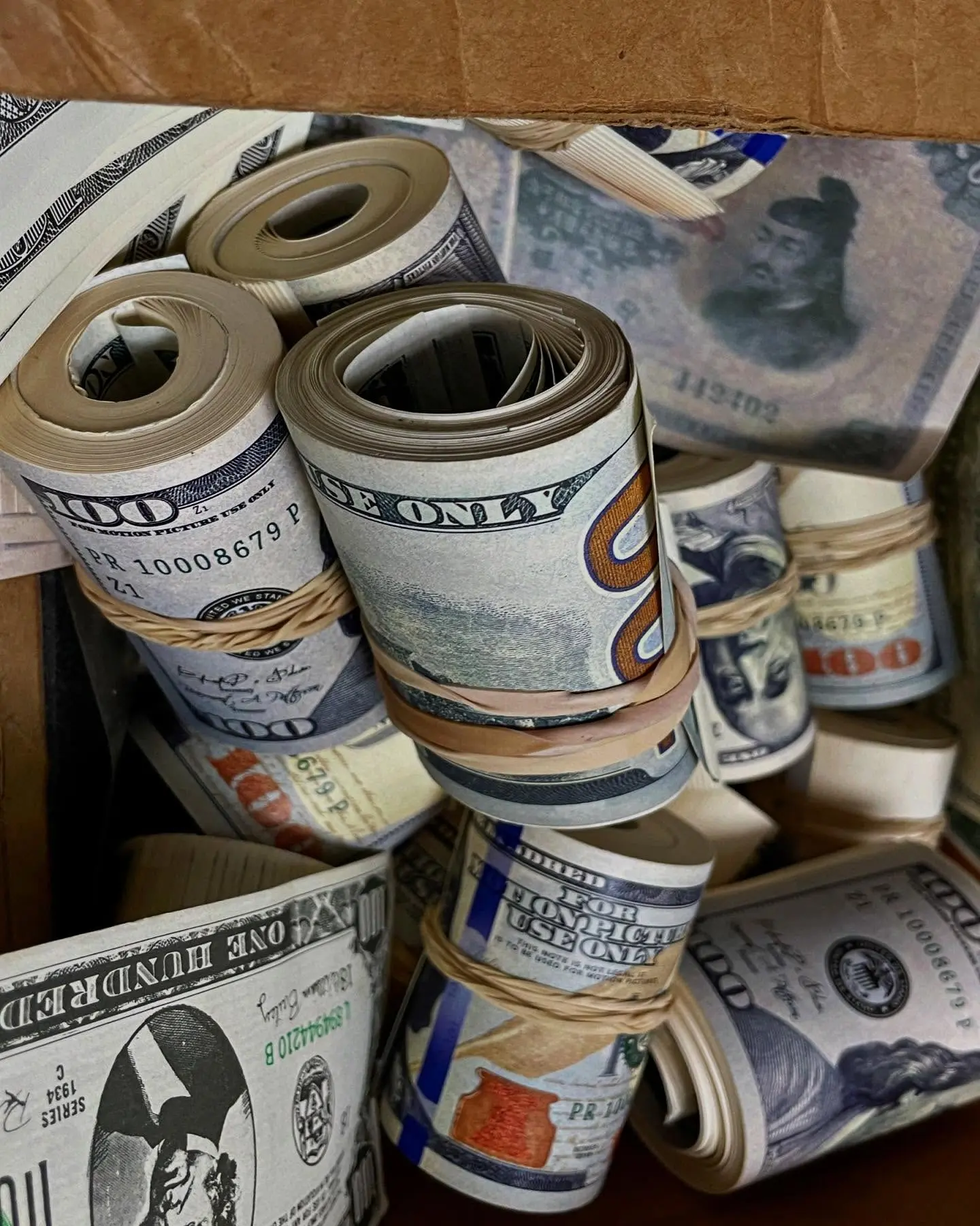 A bold cash-only initiative unites film icons and prop enthusiasts in a surprise debut sale.