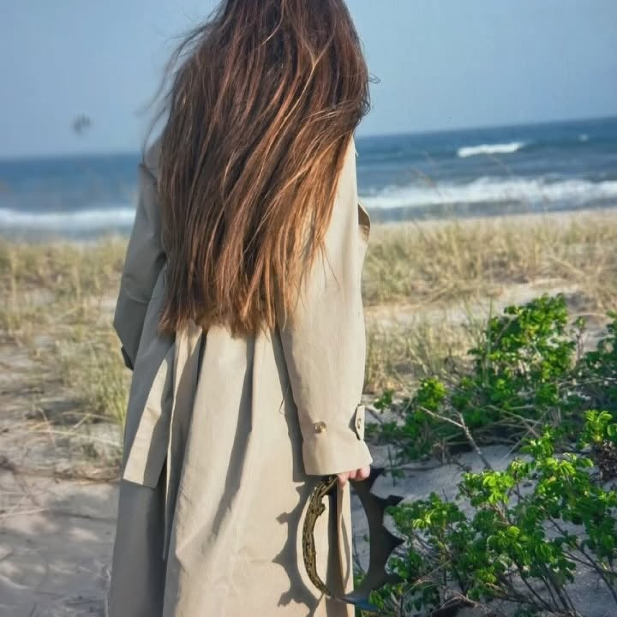 Charisma Carpenter dazzles in a sunlit shoot captured exquisitely by @msstudio on film now!
