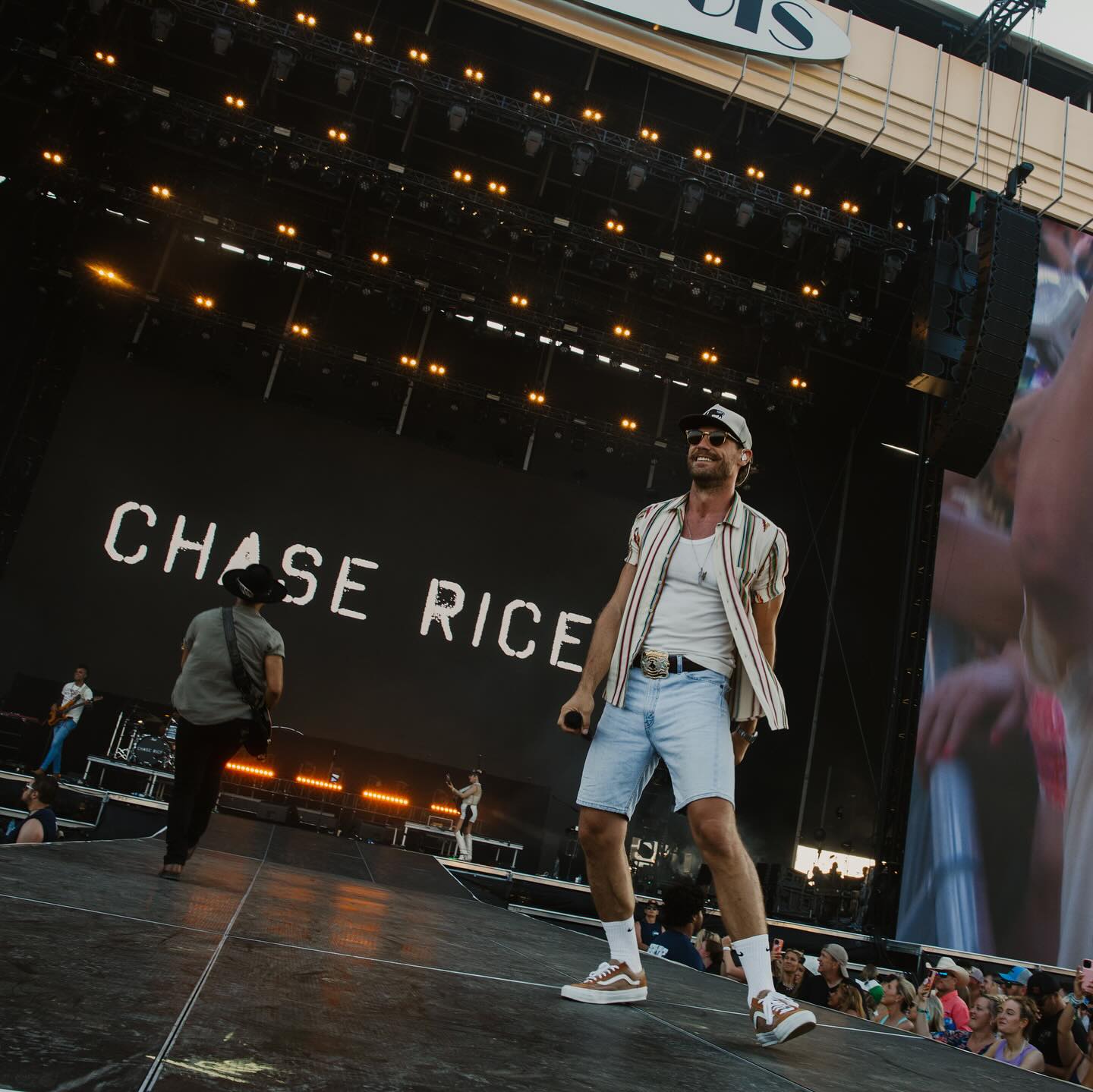 Chase Rice Brings Back Jean Shorts With Bold Performance