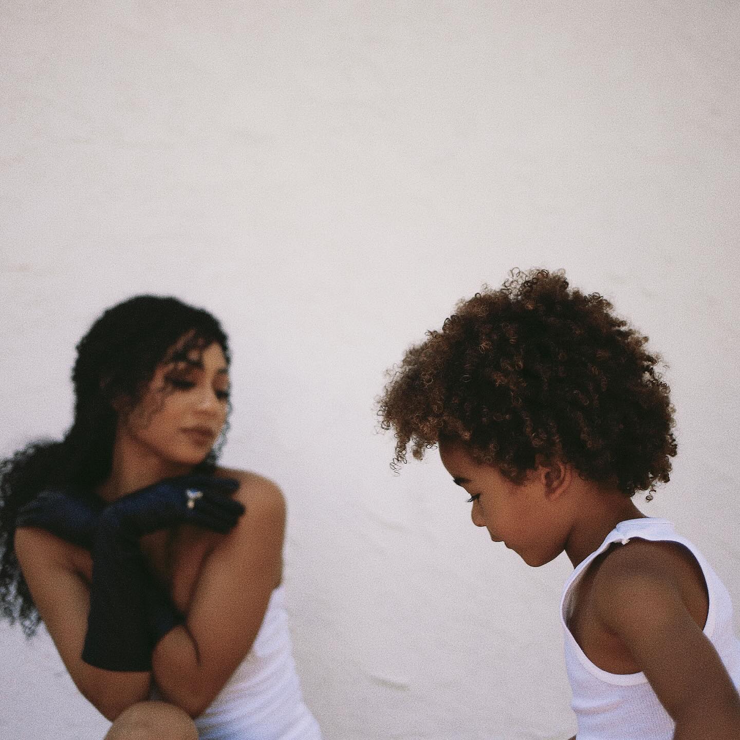Chelsea Tavares Celebrates Mothers on Instagram
