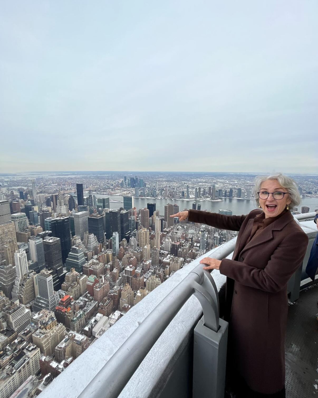 Chloe Fineman Celebrates Mother’s Day Stunt