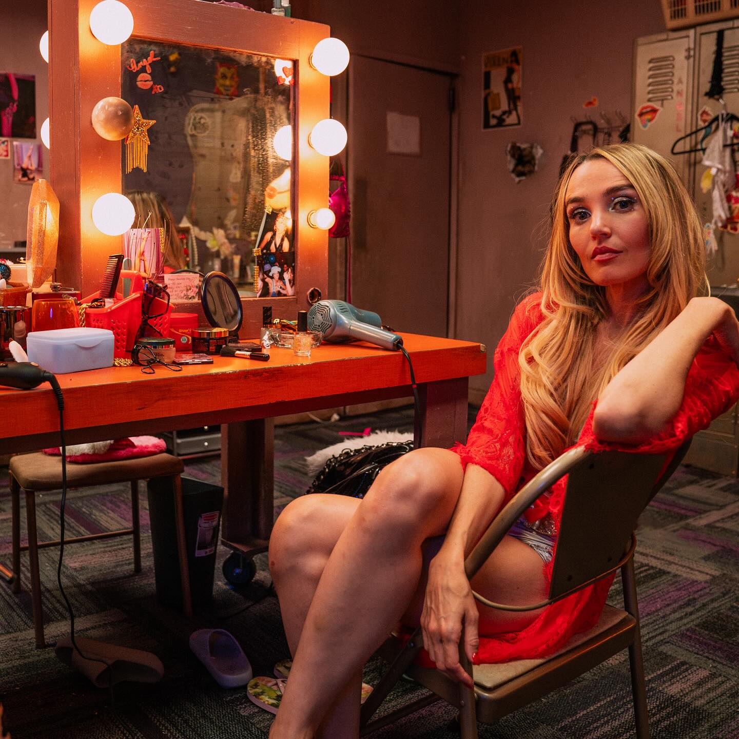 Chloe Fineman Makes It Rain in Summer Of 69 Debut