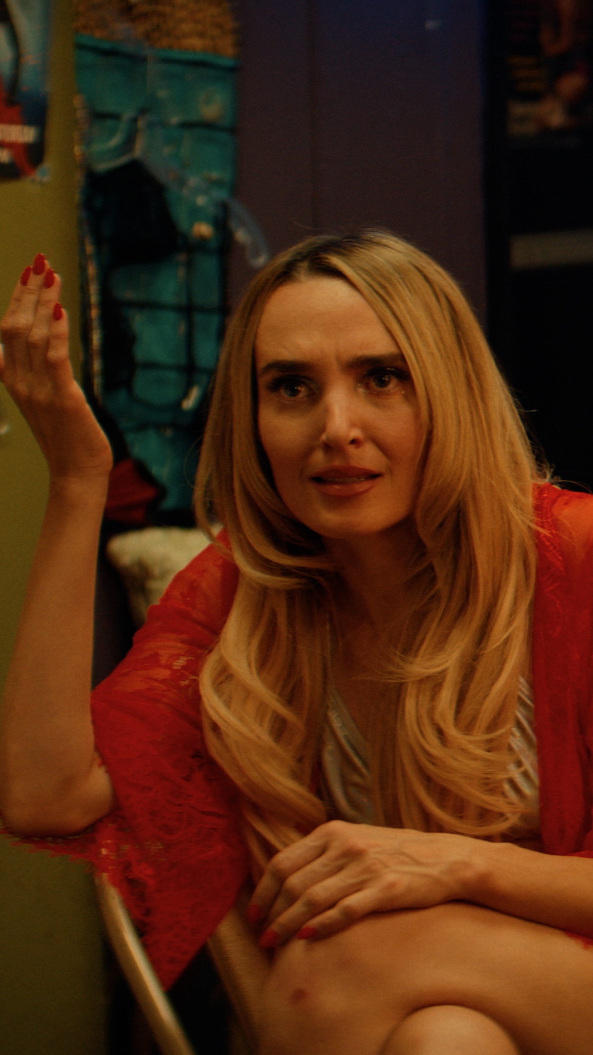 Celebrity Chloe Fineman lights up the streaming scene as Summer Of 69 debuts on Hulu. Now!