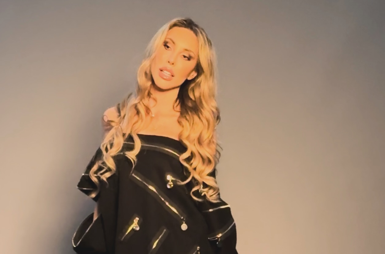 Chloe Lattanzi Inspires With 'Work Through It' Post