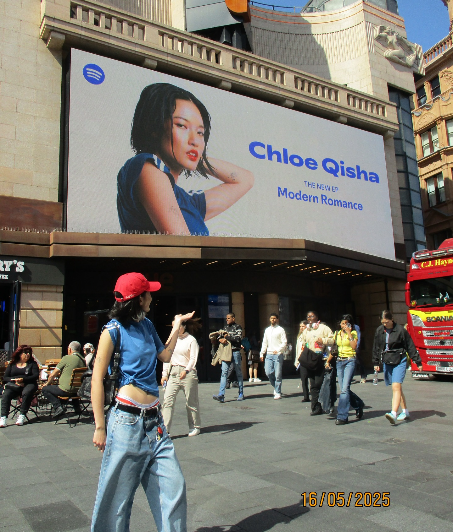 Chloe Qisha: Billboard, BBC Chat & Great Escape Fest Vibrant debut week for the singer showcasing an iconic ad, EP talk and festival buzz - hot
