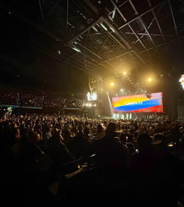 Live performance in Bogotá unites tradition with modern style in a dynamic display tonight.