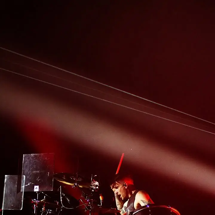 Chris Daughtry Rocks Iconic Kia Forum Show