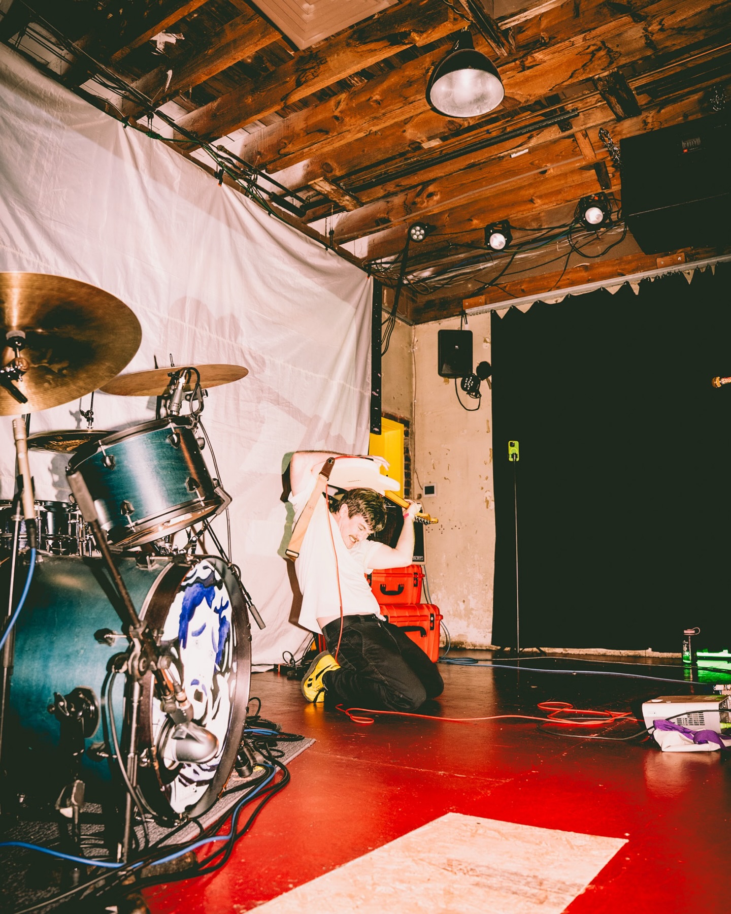 Chris Farren Delivers Perfect Set On Stage