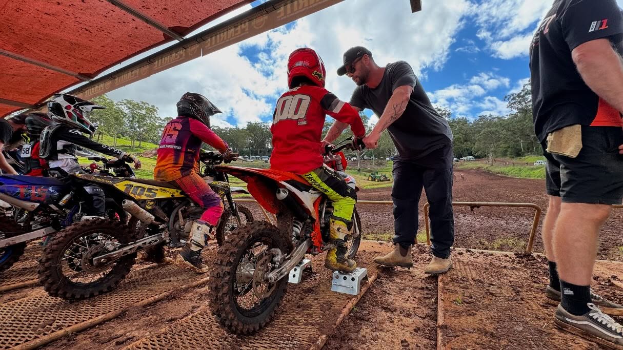 Chris Hemsworth Celebrates Son's Racing Debut