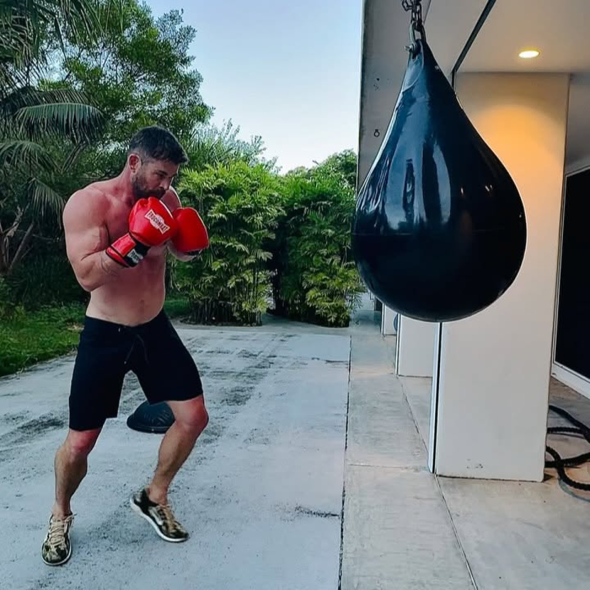 Chris Hemsworth Ignites Pre-Game Avengers Warm-Up Chris Hemsworth fires up game day with a stunning warm-up, capturing true Avengers spirit!