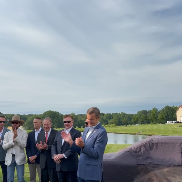 Chris Janson Honors Veterans with Lee Greenwood’s Helping A Hero in North Carolina