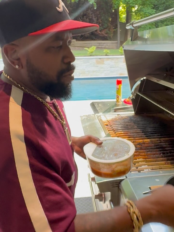 Cinco Delights: Grilled Feast and Celebrity Celebrations
