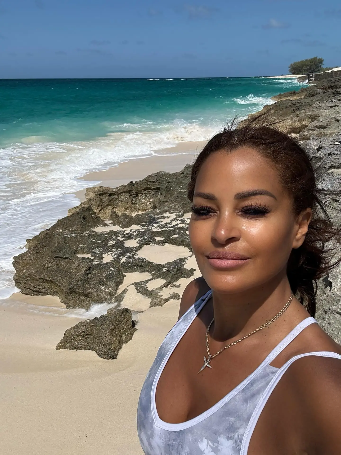 Claudia Jordan Embraces Nature In Stunning Instagram Post