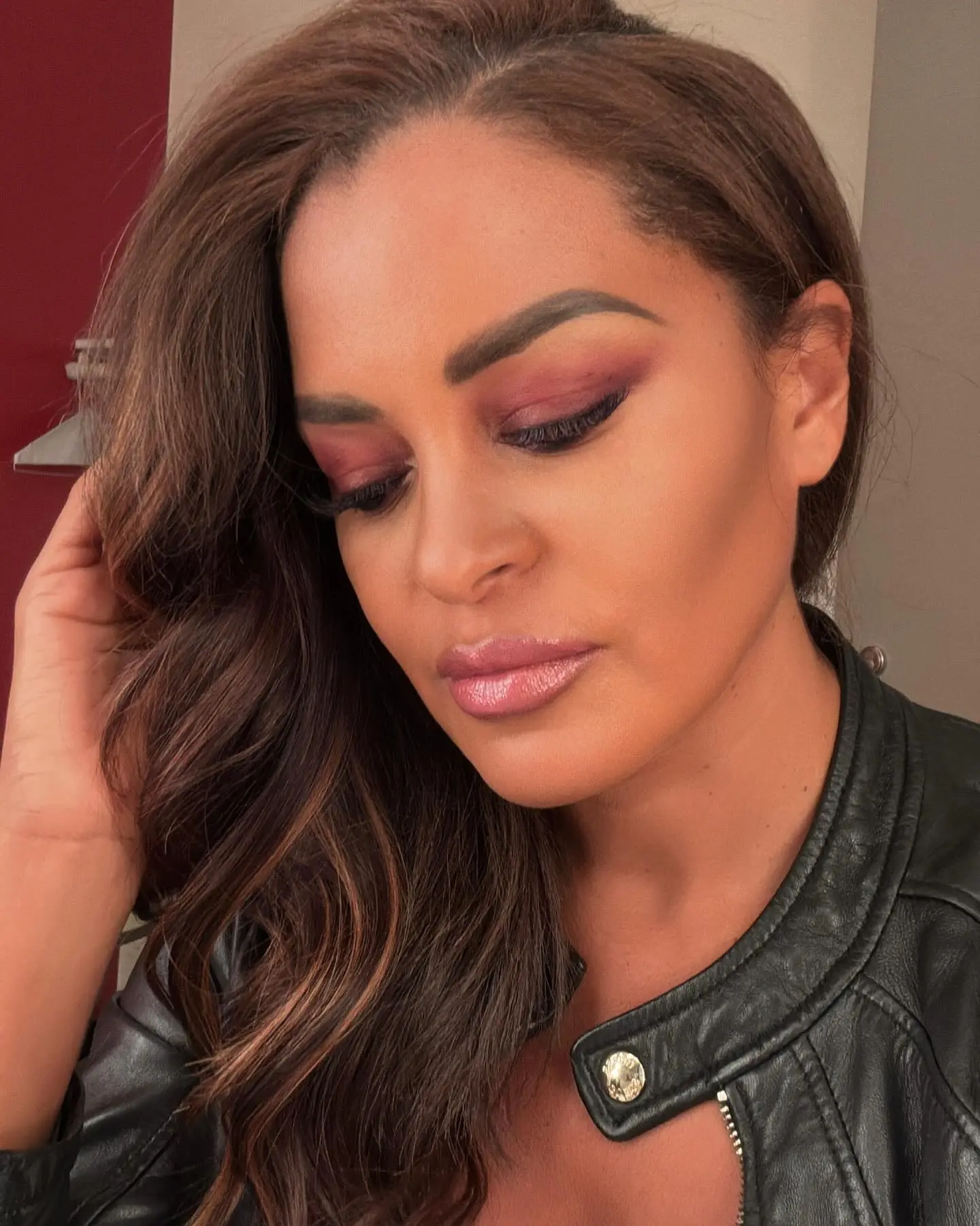 Claudia Jordan Stuns In Nighttime Instagram Post TV icon Claudia Jordan charms fans with vibrant elegance and playful nighttime energy now!