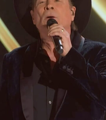Country icon Clint Black ignites the ACM stage, enthralling fans with pure, radiant charm!!