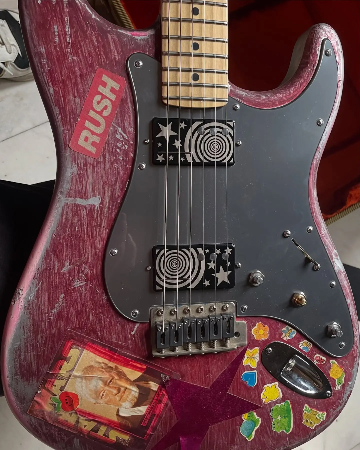 Corgan Revives Siamese-Era Guitar for Machines of God Tour Restored six-string gem from early ’90s steals spotlight and sparks fan setlist guesswork.