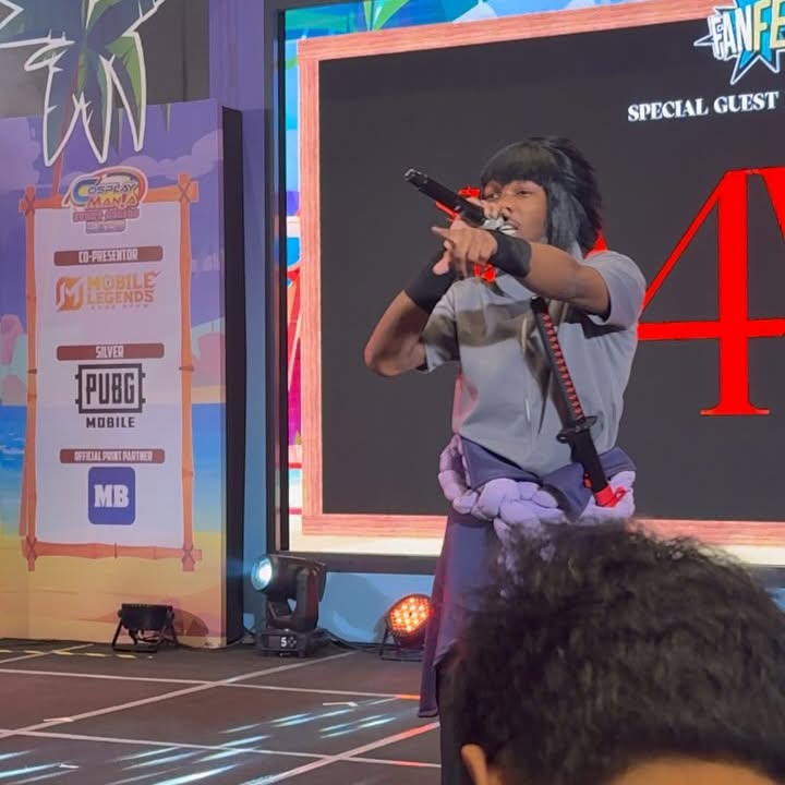 D4vd Invites Fans To Choose His Next Cosplay