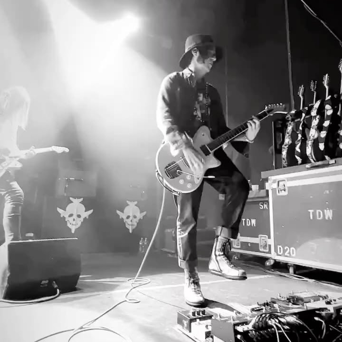 Dandy Warhols Electrify New York Stage Rock tour thrills: Bowery Ballroom lights up as Dandy Warhols bring NYC tour magic tonight