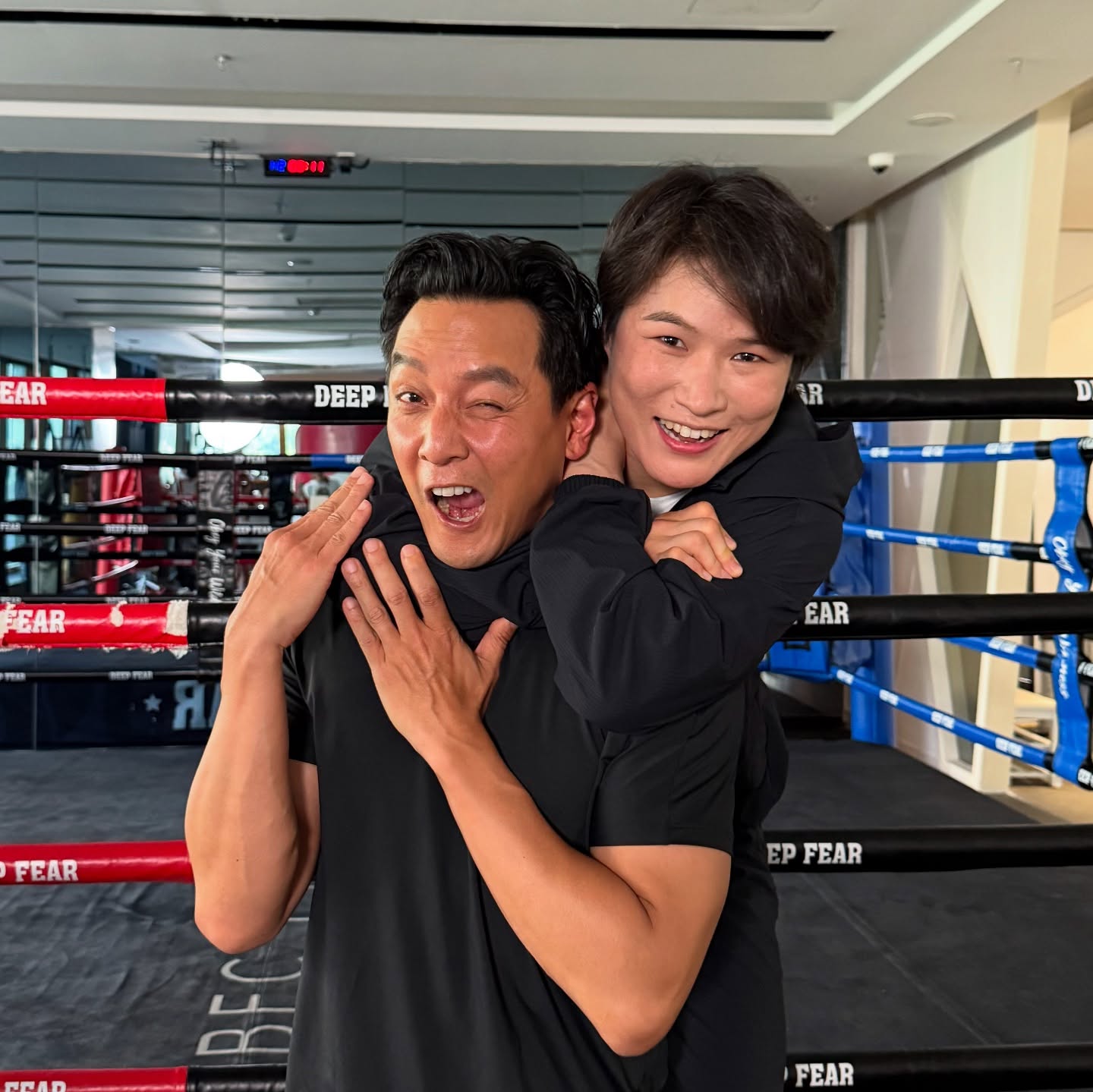 Daniel Wu Applauds Rising UFC Champion Weili Veteran actor praises Weilis journey from UFC domination to screen debut triumph with zeal.