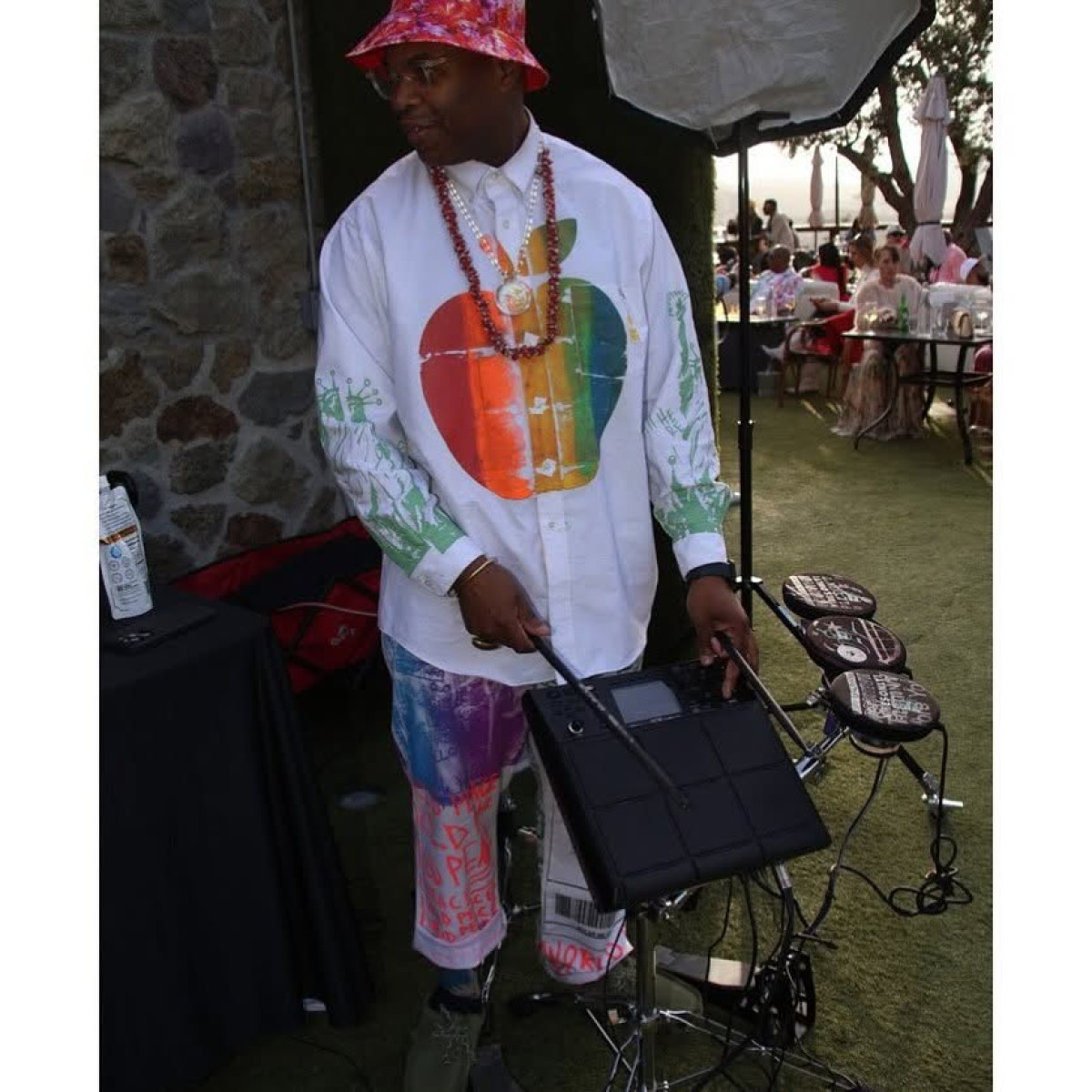 Daru Jones Rocks RLC Fashion Show in Malibu Hip-Hop Percussionist Brings Live Beats To Leila Cianaglini’s Sunlit Runway Epic Showcase!