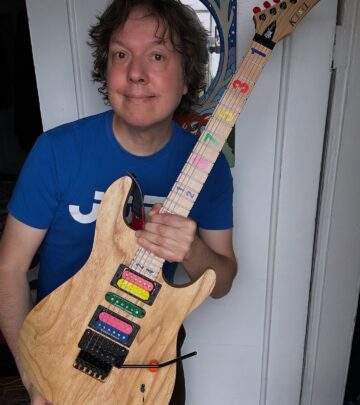 NYC clouds may linger but a new six-string has fans buzzing for tonight’s Connecticut set!