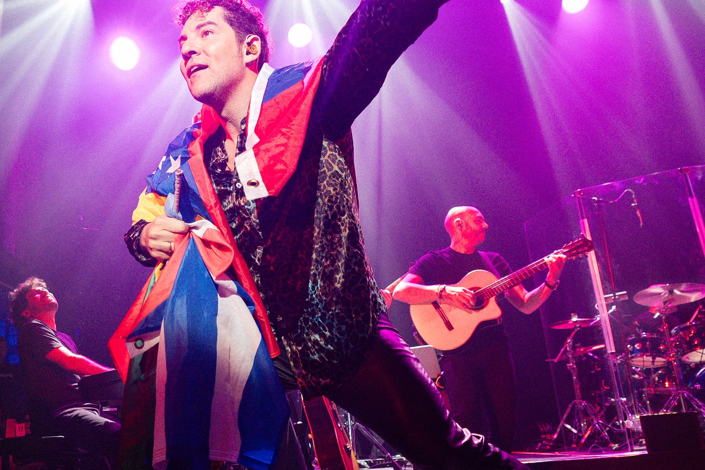 David Bisbal's Magical Seattle Concert Unites Fans