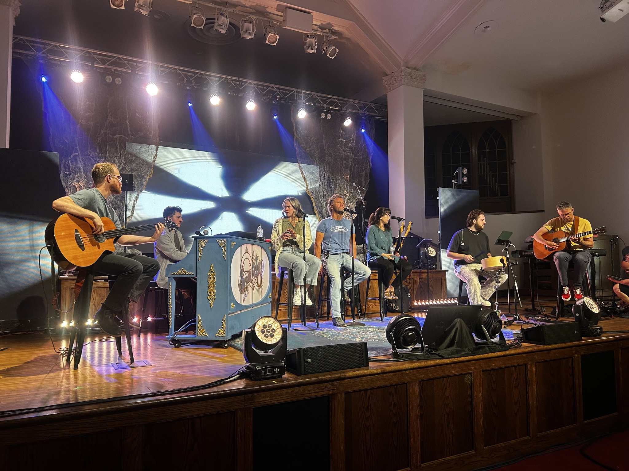David Phelps Takes Break After NC & KY Shows Christian vocal powerhouse halts tour momentum briefly to thank supporters and recharge up