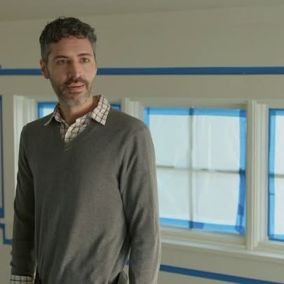 Deck The Walls Re-Airing Tonight On Hallmark Channel