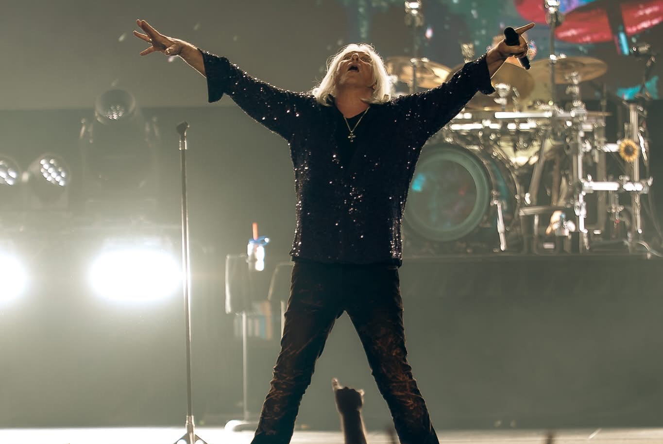 Def Leppard Rocks Puerto Rico Coliseum