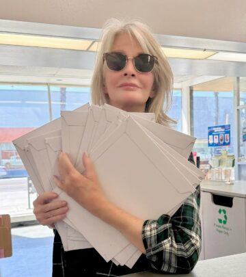 Deidre Hall Ships Personalized Pics To Fans