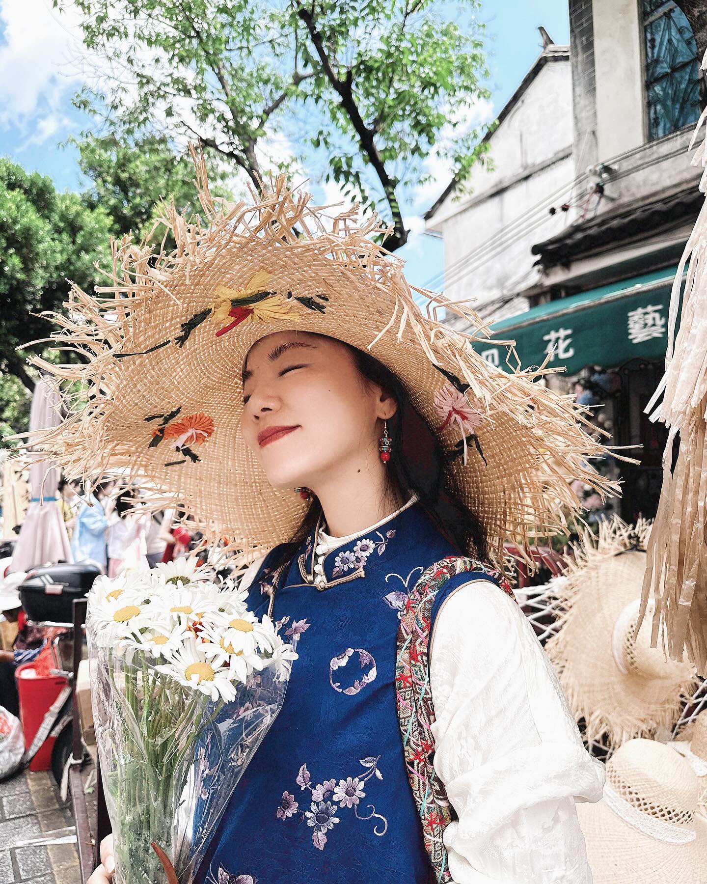 Della Dingdang Inspires With Everyday Beauty