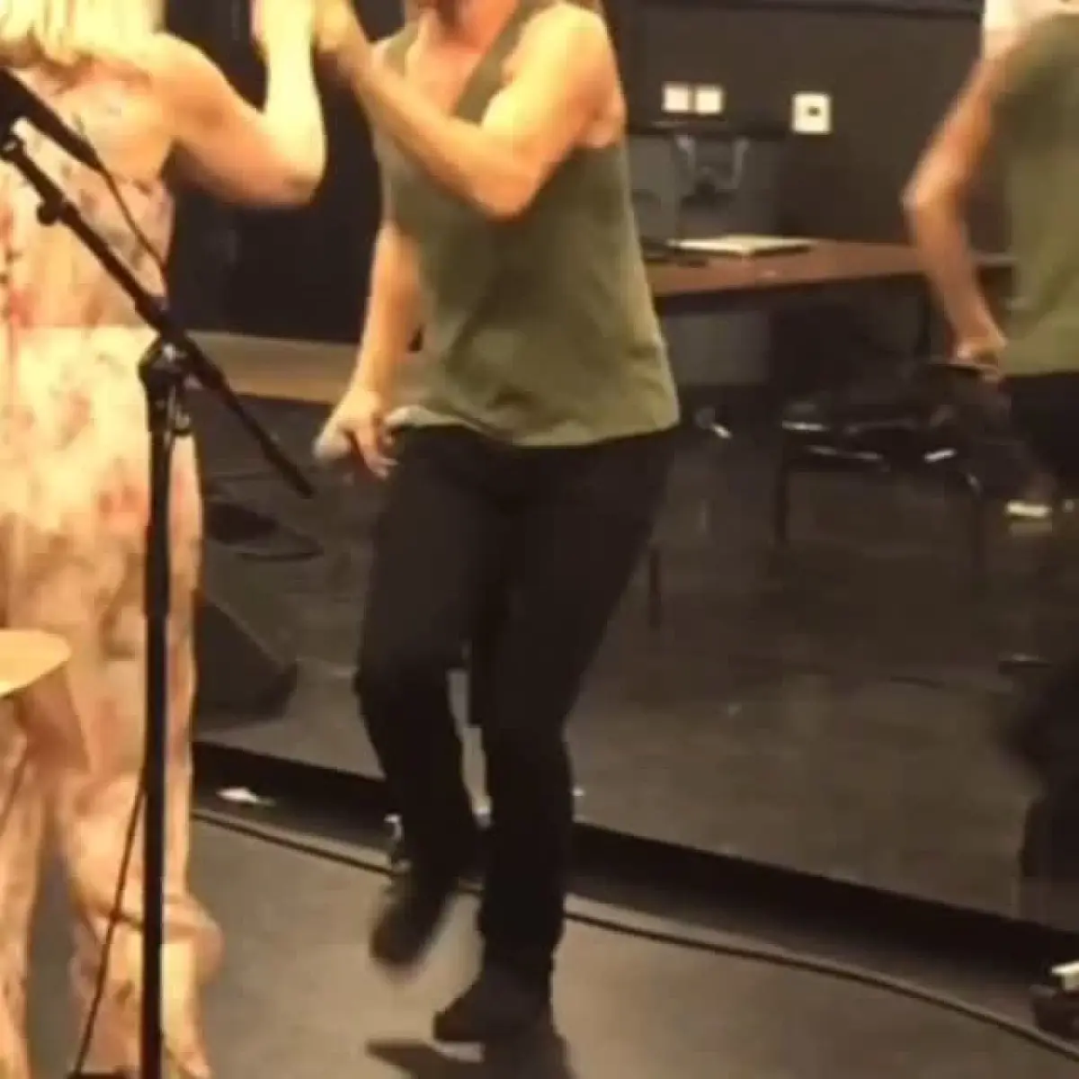 Acclaimed dancer Derek Hough gives heartfelt dance tribute to his dear mom on Mother’s Day.
