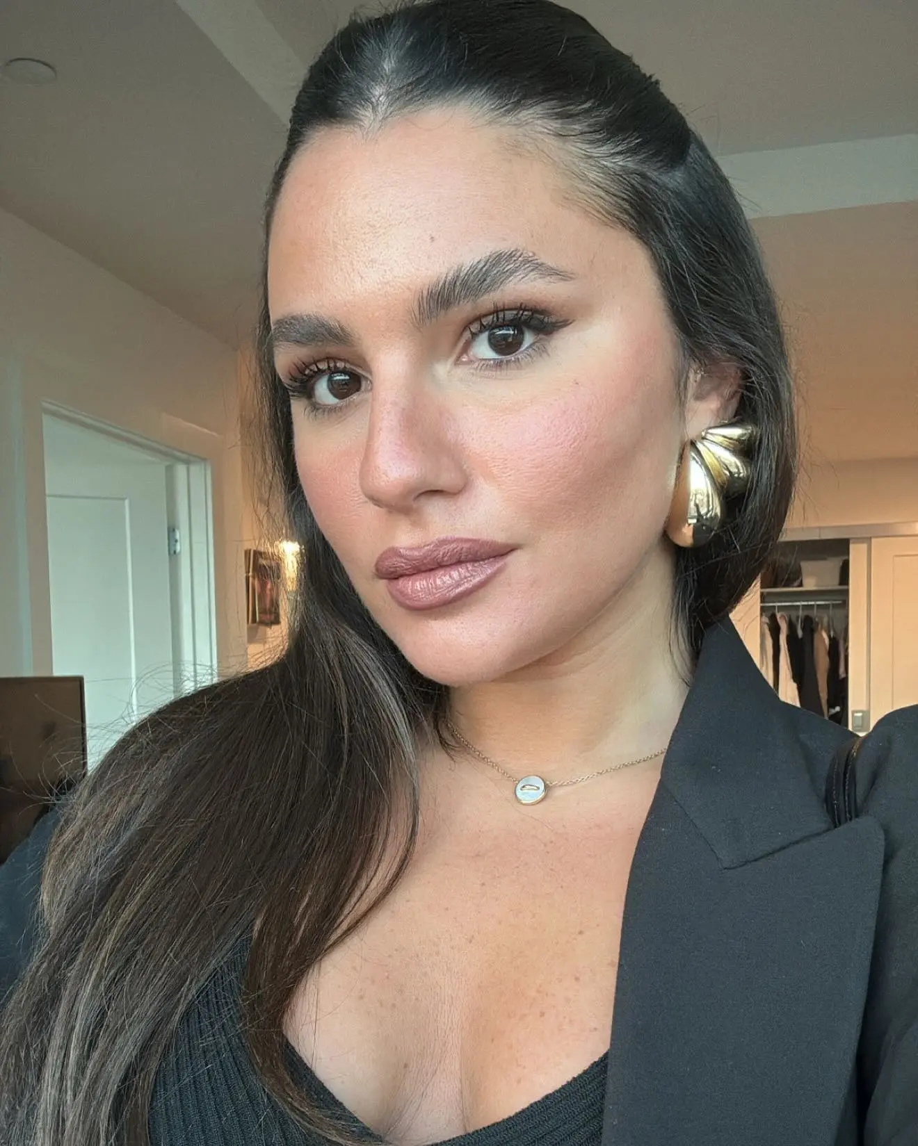 Derev Clara Kosedag's Vibrant Lovebombing Moment