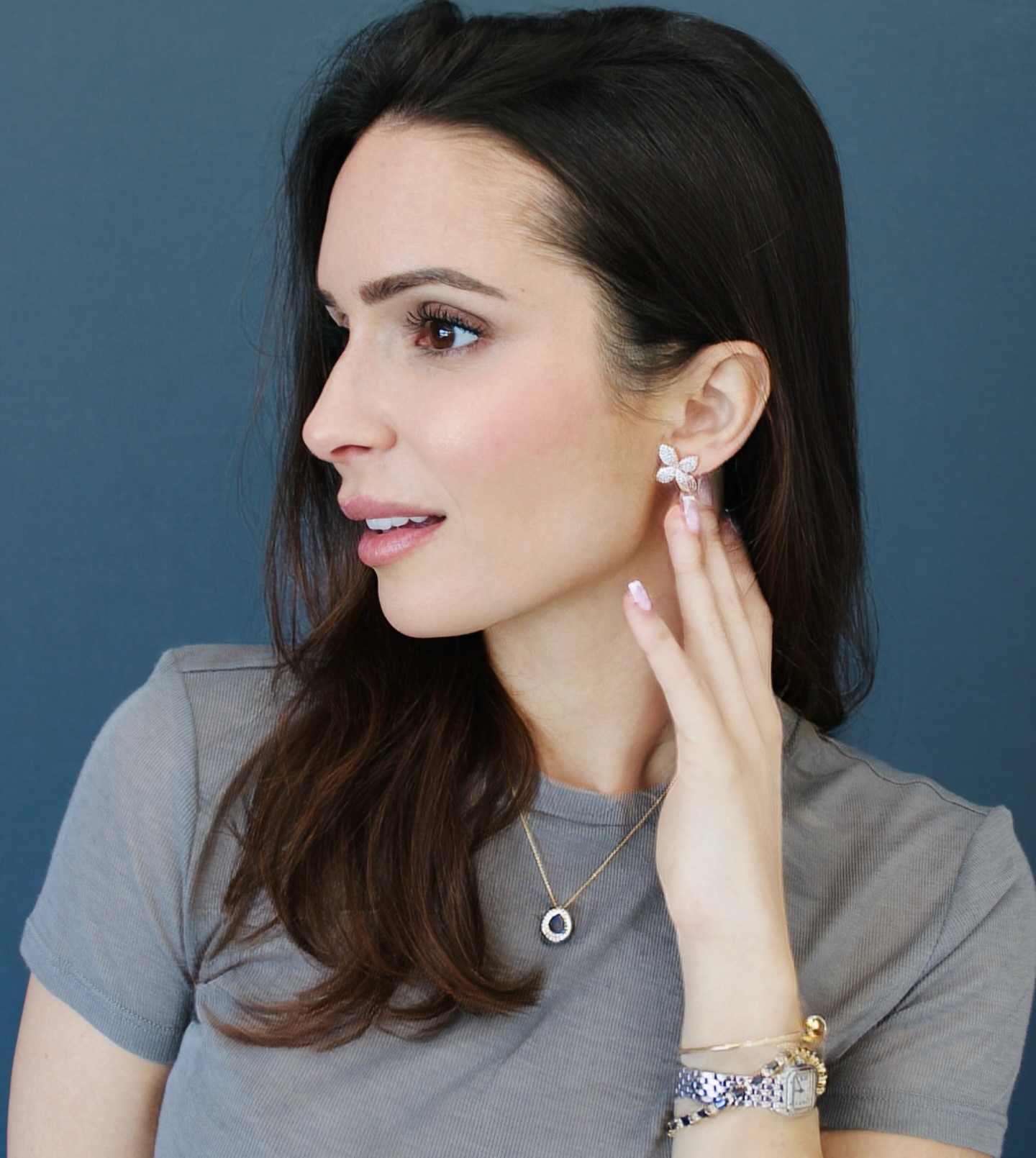 Diana Fuentes Adorns Her Look With Timeless Jewelry