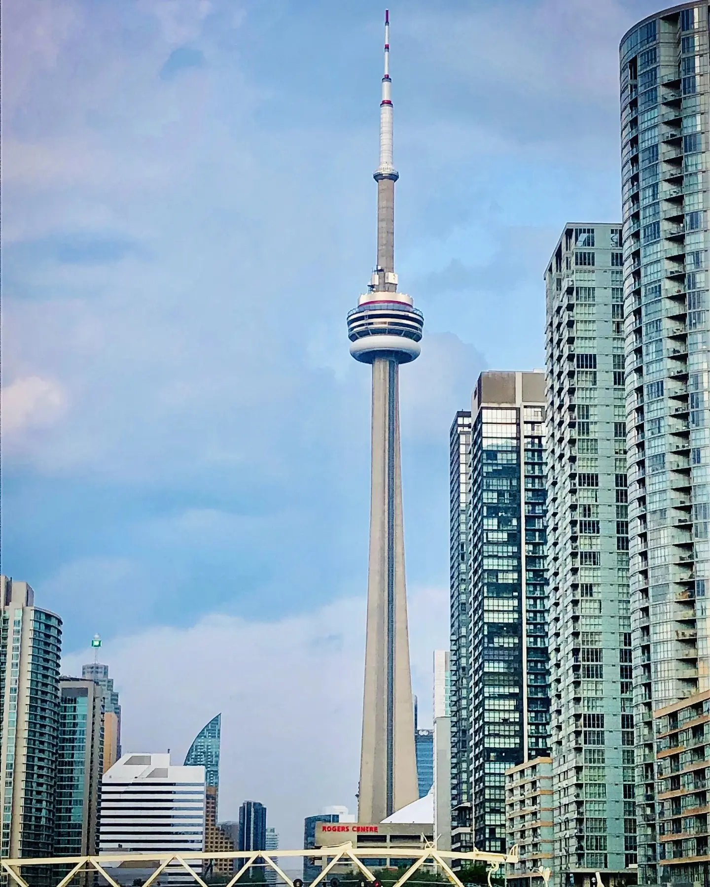 DJ Lord Hits Toronto on Cypress Hill’s Canadabis Tour Turntablist ignites Ontario stage with iconic hip-hop act fusing beats, culture and unity.