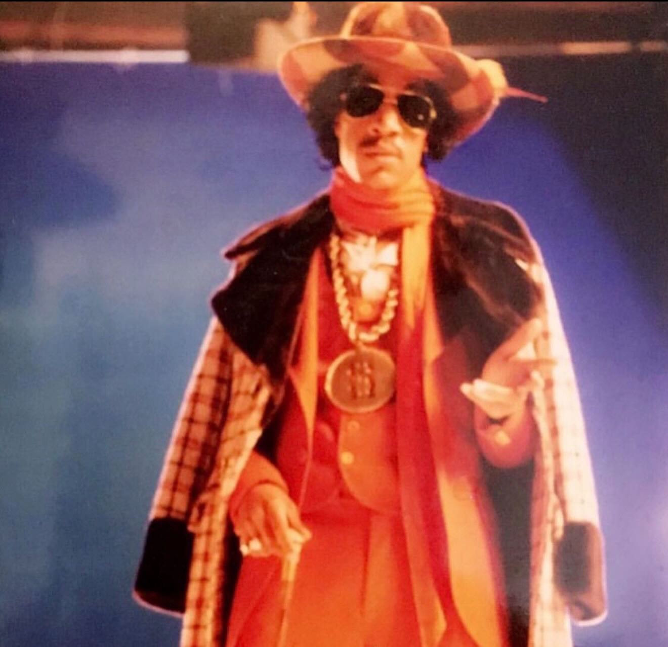 DJ Pooh Channels 1989 Style In Bold Vintage Look DJ Pooh revives a 1989 vibe on IG, merging vintage style with a touch of pure nostalgia.!!!