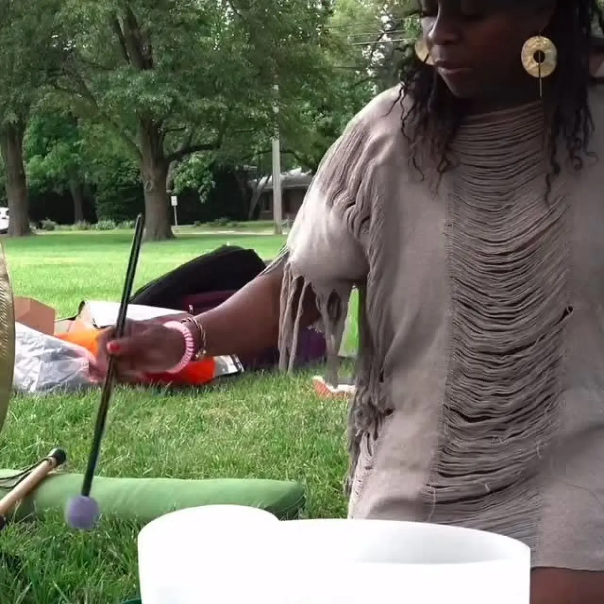 Donnell Rawlings Embraces Memorial Weekend Donnell Rawlings finds peace and sound vibes at a memorable Memorial Day weekend retreat!!
