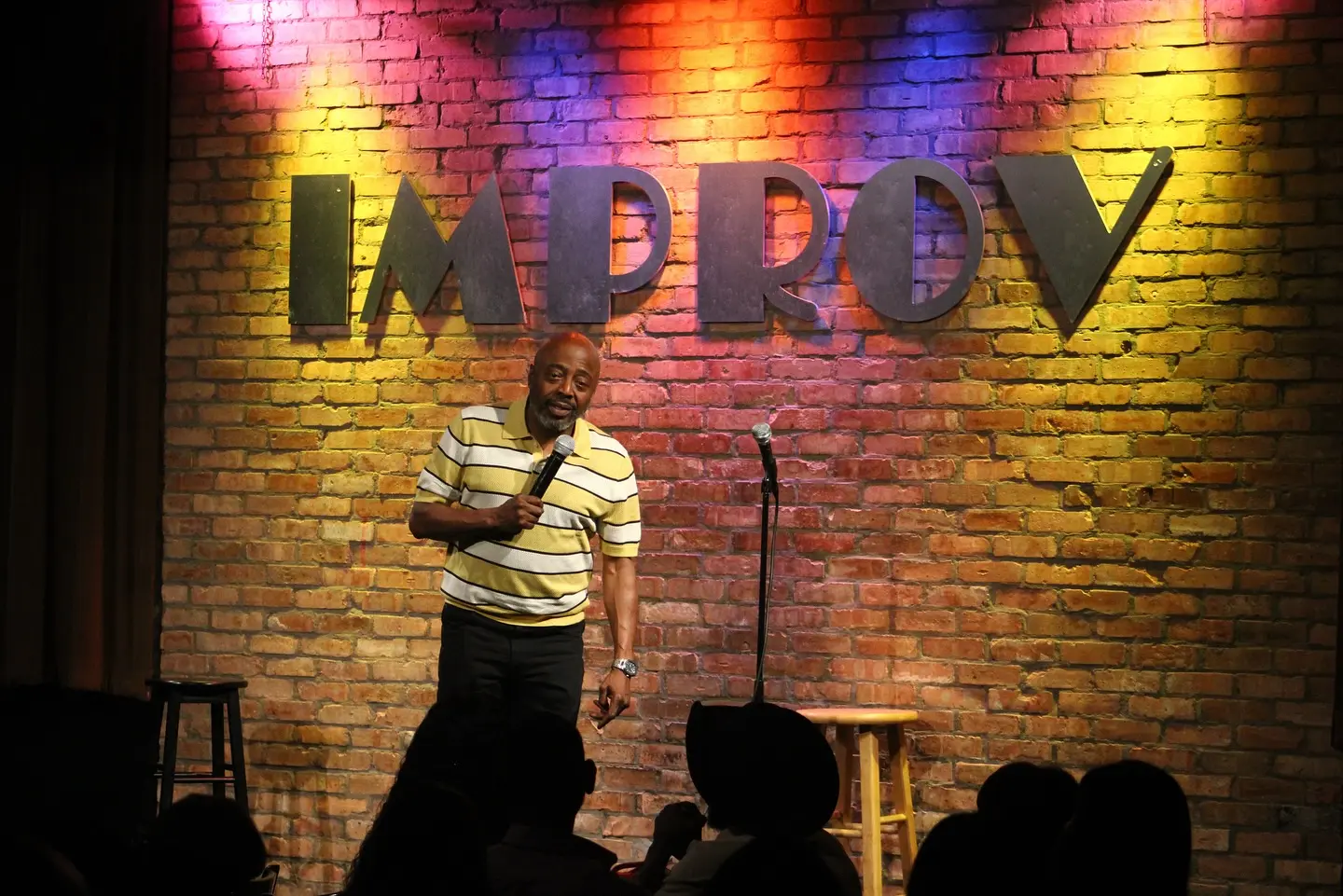 Donnell Rawlings Lights Up Arlington Stage