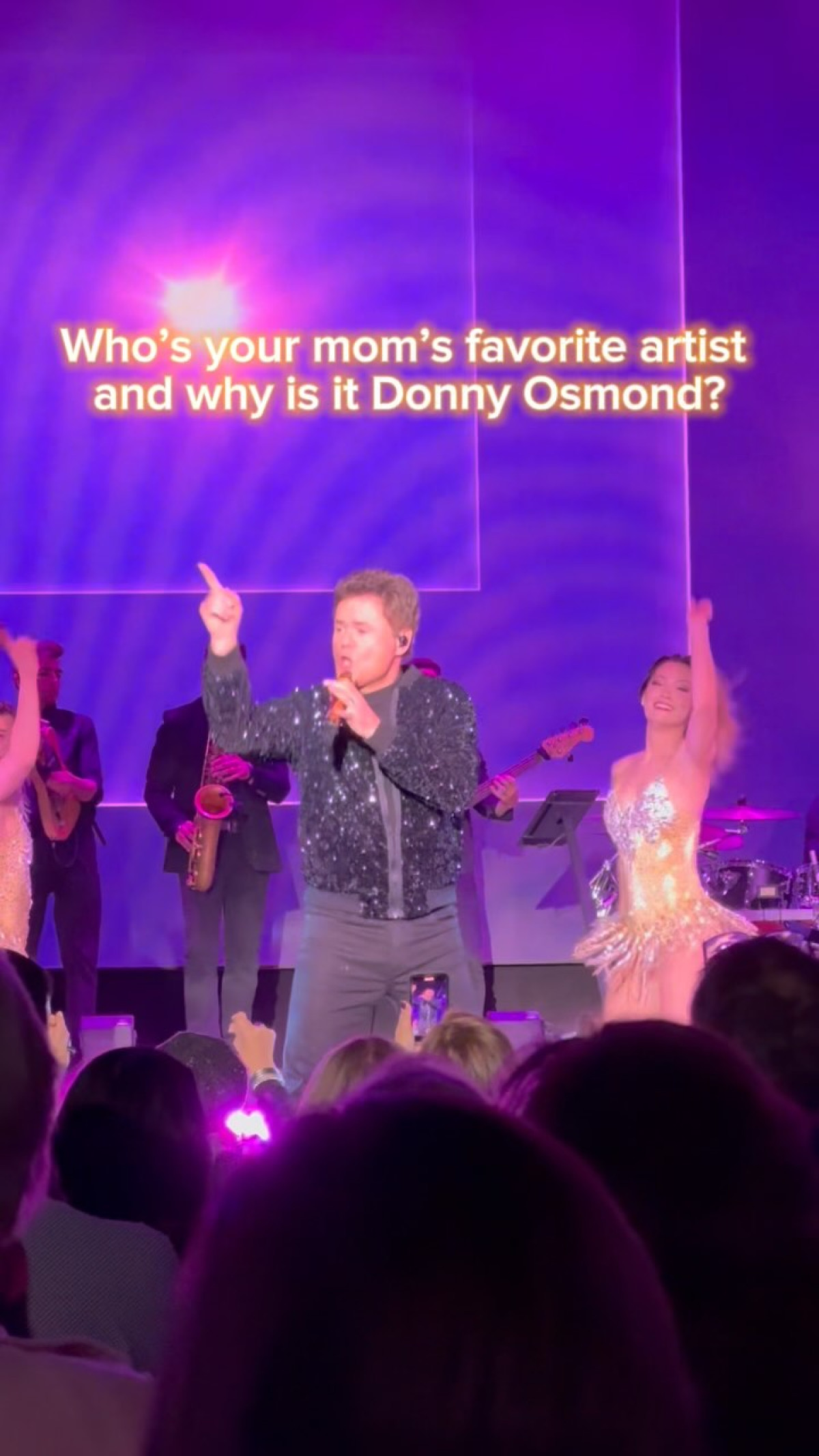 Donny Osmond’s Mother’s Day Vegas Show Gift moms an unforgettable show in Vegas featuring Donny Osmond’s legendary performance.!!