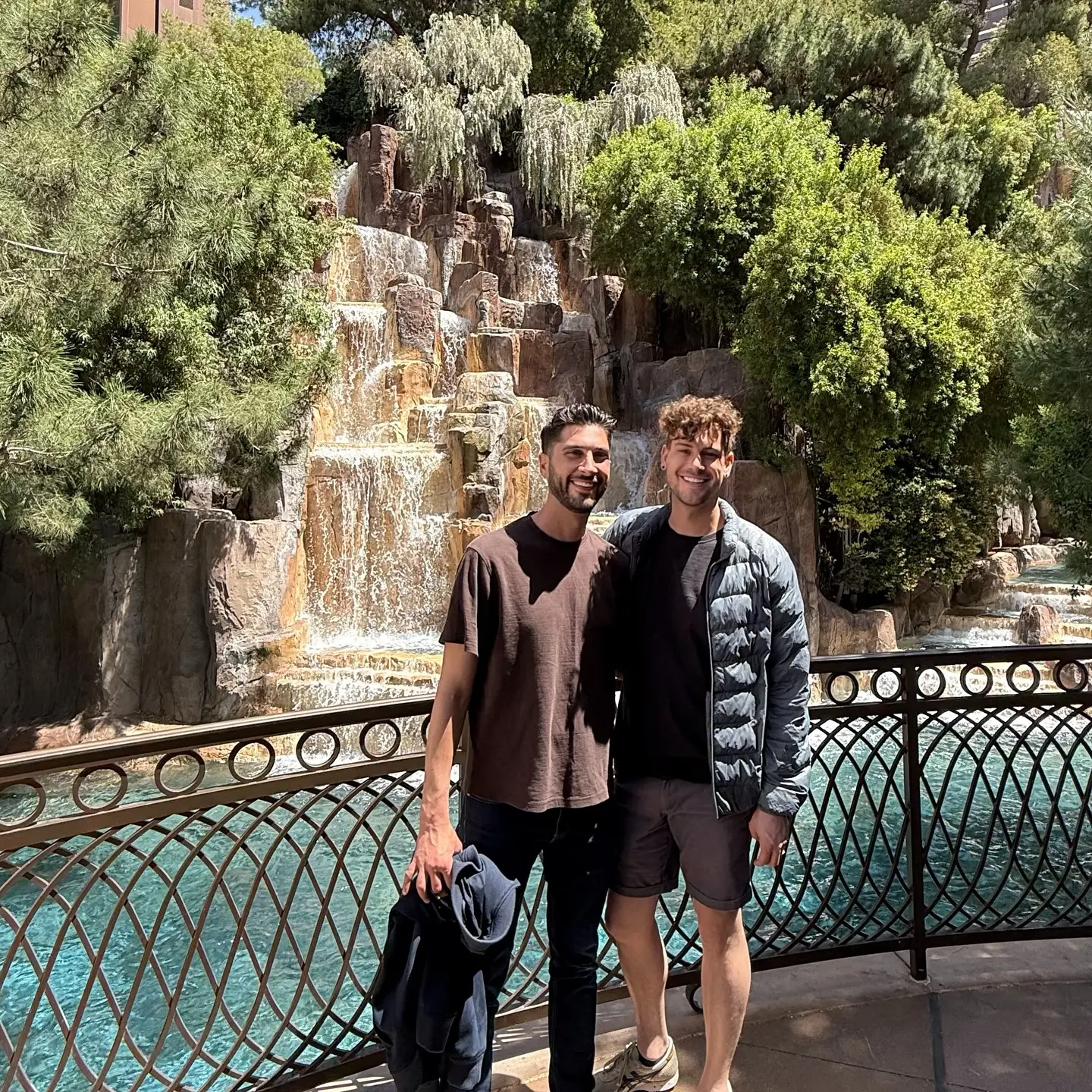 Dusty Ray Bottoms Celebrates Love & Tech in Vegas