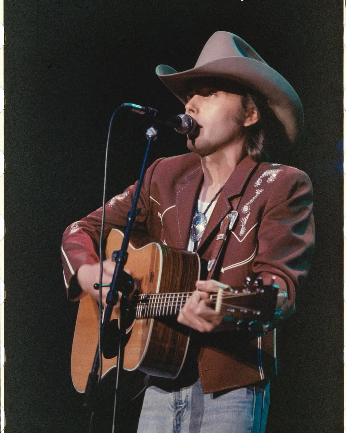 Catch Dwight Yoakam’s Colorado tour: shows blending classic country style with new energy.