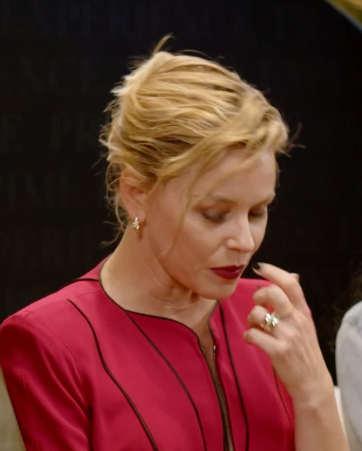 Elizabeth Banks Stars In 'The Better Sister'