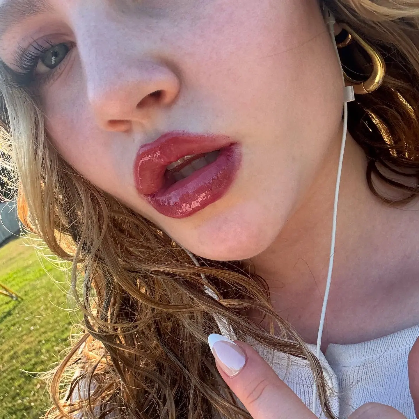 Ella Anderson Captures Genuine Spirit In Candid Post