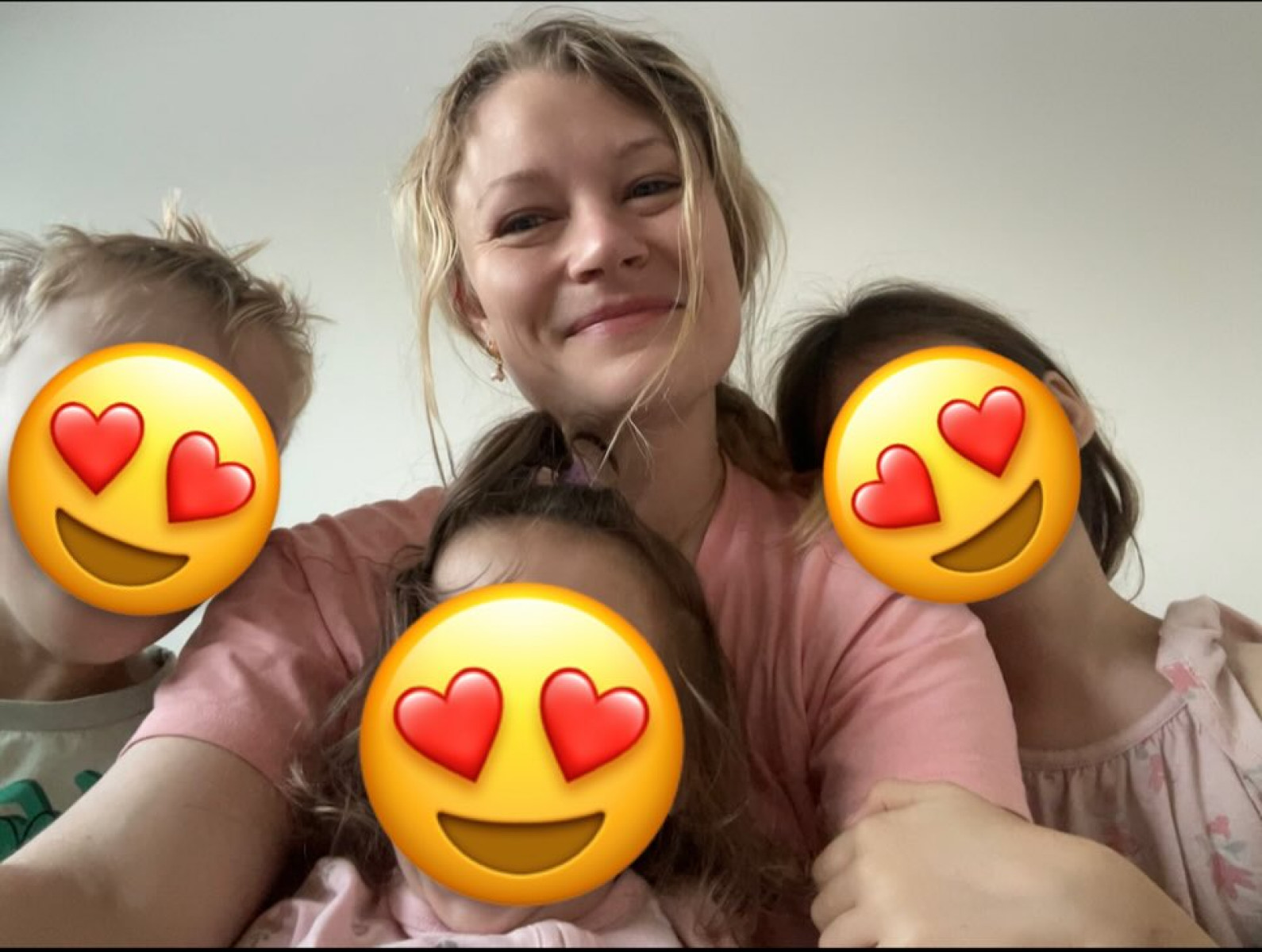 Actress cherishes morning cuddles with her three kids, a true emblem of pure family love.!