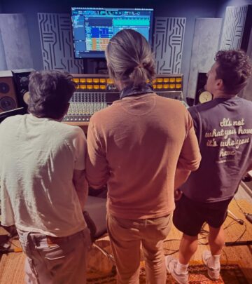 Mexico City weekend sparks vibrant jam session with Taylor Hanson and Mauyricky in style!!