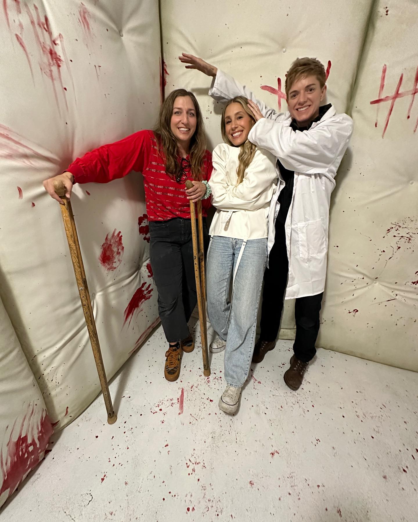 Escape Room Craze: Chelsea Peretti’s Standup Revival Chelsea Peretti Thrills Fans With A Unique Mix Of Escape Rooms And Standup Energy Tonight!