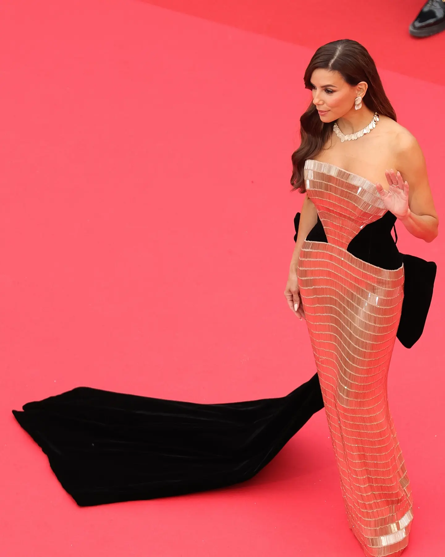 Eva Longoria Stuns In Glamorous Scene Shoot