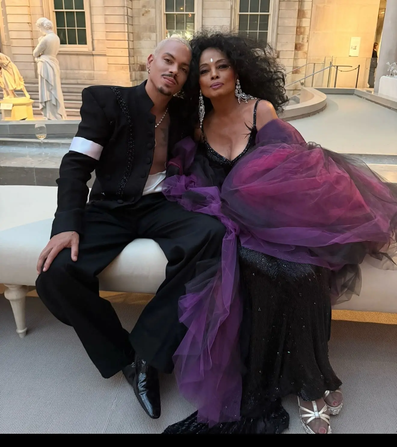 Evan Ross Stuns With Minimalist Instagram Post Evan Ross delivers a striking message with his latest minimalistic style post on Instagram.